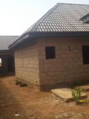 19unit self contain House